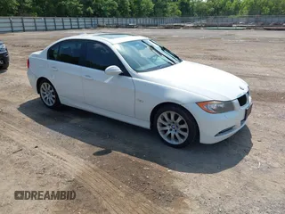 2008 BMW 3 Series 328xi z VIN WBAVC935X8K042486, wystawiony jako IAAI lot #42471875 z przebiegiem 178 268 mil mil oraz . Historia ofert i sprzedaży dostępna na DreamBid. Obrazek 1.