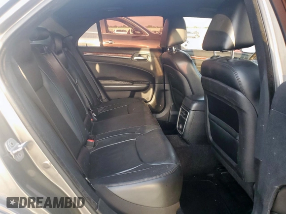 2014 Chrysler 300 z VIN 2C3CCAAG6EH175446, wystawiony jako Copart lot #59797265 z przebiegiem 119 765 mil mil oraz Szkoda całkowita • Salvage title. Historia ofert i sprzedaży dostępna na DreamBid. Obrazek 10.