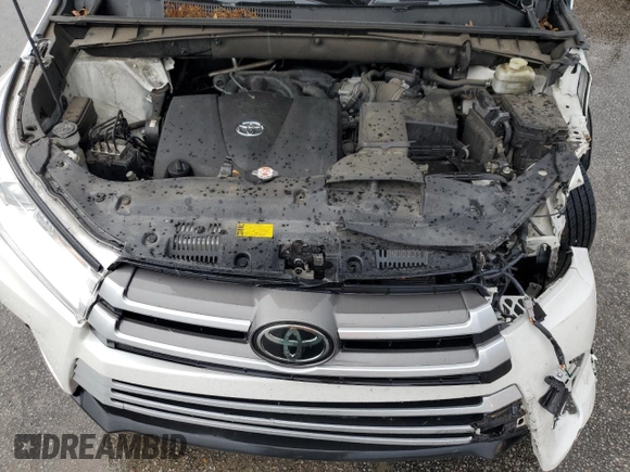 2018 Toyota Highlander SE z VIN 5TDKZRFH2JS265873, wystawiony jako Copart lot #56623075 z przebiegiem 202 427 mil mil oraz Szkoda całkowita • Salvage title. Historia ofert i sprzedaży dostępna na DreamBid. Obrazek 12.