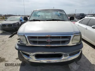 1998 Ford F-150 z VIN 1FTZF18W9WKA65043, wystawiony jako Copart lot #48902695 z przebiegiem 133 727 mil mil oraz Szkoda całkowita • Salvage title. Historia ofert i sprzedaży dostępna na DreamBid. Obrazek 5.