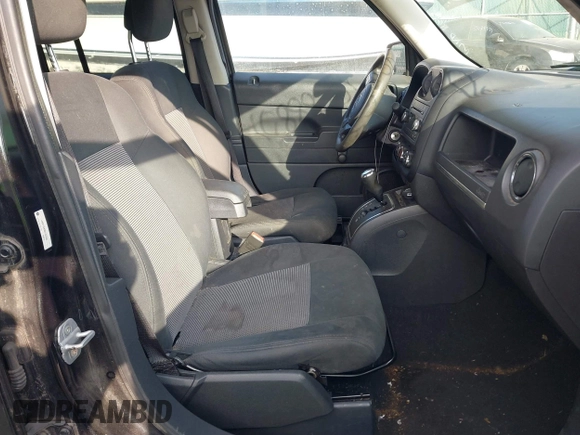 2011 Jeep Patriot Sport with VIN 1J4NT1GA5BD103535, listed as a IAAI auction lot 41018860 with 172,168 mi miles and . Bid and sale history available at carsss.com. Image 5.