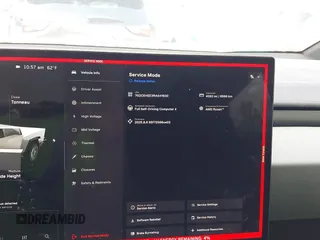 2024 Tesla Cybertruck Cyberbeast z VIN 7G2CEHEE3RA041930, wystawiony jako IAAI lot #42155289 z przebiegiem 4 082 mil mil oraz . Historia ofert i sprzedaży dostępna na DreamBid. Obrazek 7.