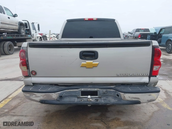 2005 Chevrolet Silverado 1500 Work Truck with VIN 1GCEC14X35Z189059, listed as a IAAI auction lot 41624369 with 201,053 mi miles. Bid and sale history available at carsss.com. Image 17.