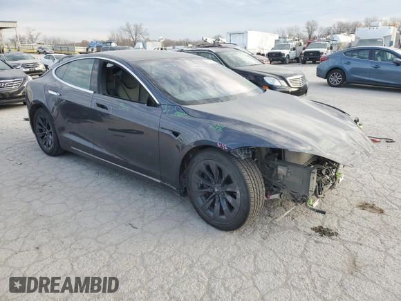 2019 Tesla Model S 75D z VIN 5YJSA1E26KF311684, wystawiony jako Copart lot #84538004 z przebiegiem 165 323 mil mil oraz Szkoda całkowita • Salvage title. Historia ofert i sprzedaży dostępna na DreamBid. Obrazek 4.