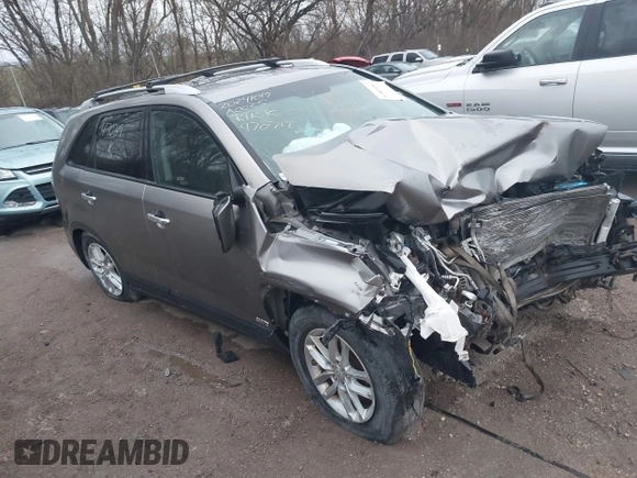 2014 Kia Sorento LX with VIN 5XYKTDA62EG470719, listed as a IAAI auction lot 41804962 with 108,838 mi miles and . Bid and sale history available at carsss.com. Image 1.