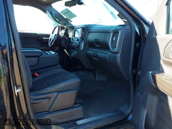 2019 Chevrolet Silverado 1500 LT with VIN 3GCUYDED0KG168295, listed as a IAAI auction lot 40256641 with 102,415 mi miles. Bid and sale history available at carsss.com. Image 8.