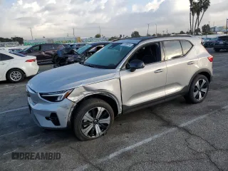 2023 Volvo XC40 Plus с VIN YV4ED3ULXP2105902, выставлен на аукционе Copart как лот 81080914 с пробегом 16 162 миль миль и Списание • Salvage title. История ставок и продаж доступна на DreamBid. Изображение 1.