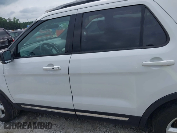 2018 Ford Explorer XLT z VIN 1FM5K7D8XJGA91825, wystawiony jako IAAI lot #42387991 z przebiegiem Nie podano mil oraz . Historia ofert i sprzedaży dostępna na DreamBid. Obrazek 14.