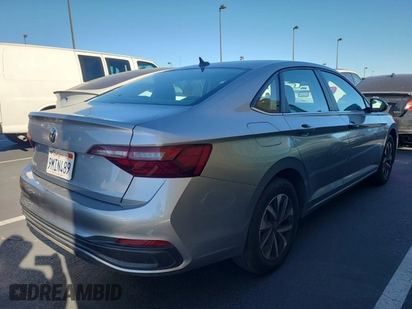 2024 Volkswagen Jetta S with VIN 3VW5M7BU6RM073190, listed as a IAAI auction lot 42844463 with 33,096 mi miles and . Bid and sale history available at DreamBid. Image 3.