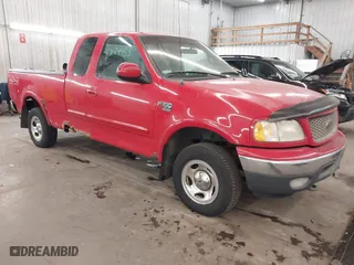 2000 Ford F-150 XL with VIN 1FTRX18L0YNA84231, listed as a IAAI auction lot 41824453 with 223,642 mi miles. Bid and sale history available at carsss.com. Image 1.