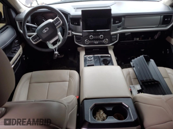 2024 Ford Expedition Max XLT with VIN 1FMJK1H85REA64304, listed as a Copart auction lot 44801765 with 7,635 mi miles and Salvage title. Bid and sale history available at DreamBid. Image 8.