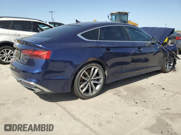 2024 Audi A5 Sportback S line Prestige z VIN WAUEACF51RA122846, wystawiony jako Copart lot #50018975 z przebiegiem Nie podano mil oraz Szkoda całkowita • Salvage title. Historia ofert i sprzedaży dostępna na DreamBid. Obrazek 3.