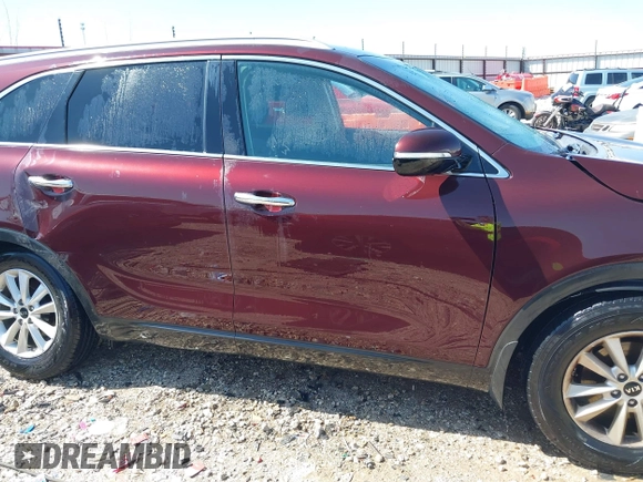 2019 Kia Sorento LX z VIN 5XYPG4A53KG442330, wystawiony jako IAAI lot #41979033 z przebiegiem 95 335 mil mil oraz . Historia ofert i sprzedaży dostępna na DreamBid. Obrazek 14.