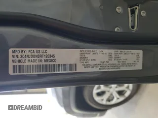2024 Jeep Compass Latitude z VIN 3C4NJDBN3RT120345, wystawiony jako Copart lot #45423375 z przebiegiem 985 mil mil oraz Czysty tytuł • Clean title. Historia ofert i sprzedaży dostępna na DreamBid. Obrazek 13.