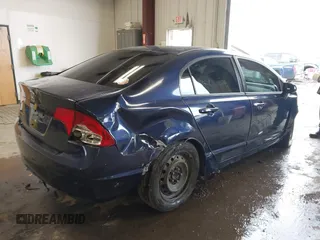 2008 Honda Civic LX z VIN 1HGFA16578L008138, wystawiony jako IAAI lot #42246207 z przebiegiem 152 247 mil mil oraz . Historia ofert i sprzedaży dostępna na DreamBid. Obrazek 4.