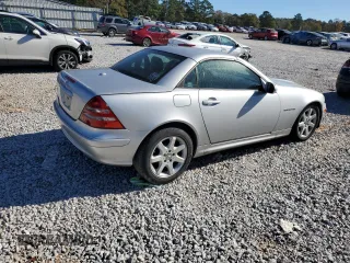 2001 Mercedes-Benz SLK 230 Kompressor z VIN WDBKK49F31F188527, wystawiony jako Copart lot #84489514 z przebiegiem 182 831 mil mil oraz Szkoda całkowita • Salvage title. Historia ofert i sprzedaży dostępna na DreamBid. Obrazek 3.