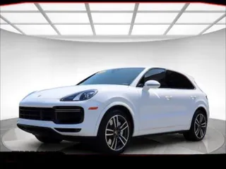 2021 Porsche Cayenne Turbo z VIN WP1AF2AY8MDA36017, wystawiony jako Copart lot #58531035 z przebiegiem 39 254 mil mil oraz Czysty tytuł • Clean title. Historia ofert i sprzedaży dostępna na DreamBid. Obrazek 2.