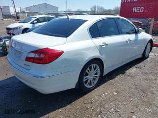 2013 Hyundai Genesis 3.8L with VIN KMHGC4DDXDU238054, listed as a IAAI auction lot 41957297 with 195,383 mi miles. Bid and sale history available at carsss.com. Image 4.