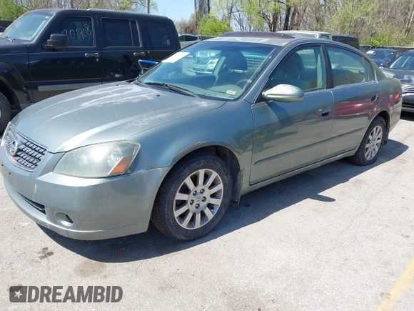 2005 Nissan Altima 2.5 S with VIN 1N4AL11DX5C269251, listed as a IAAI auction lot 41979332 with 236,068 mi miles. Bid and sale history available at carsss.com. Image 2.