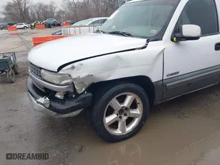 2000 Chevrolet Silverado 1500 with VIN 1GCEC14W0YE199633, listed as a IAAI auction lot 41465837 with 241,159 mi miles. Bid and sale history available at carsss.com. Image 6.