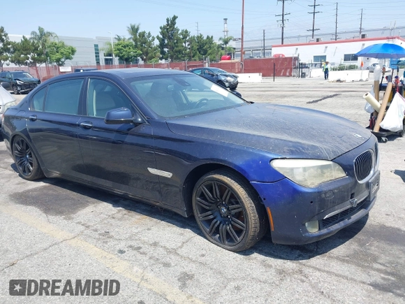 2010 BMW 7 Series 750Li z VIN WBAKB8C50ACY63208, wystawiony jako IAAI lot #42606209 z przebiegiem 120 802 mil mil oraz . Historia ofert i sprzedaży dostępna na DreamBid. Obrazek 1.