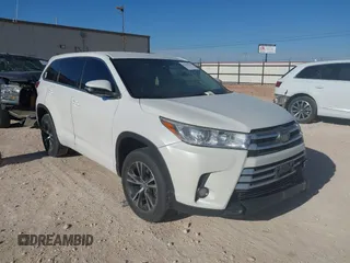 2018 Toyota Highlander LE z VIN 5TDZZRFH2JS245962, wystawiony jako IAAI lot #41581792 z przebiegiem 138 616 mil mil oraz . Historia ofert i sprzedaży dostępna na DreamBid. Obrazek 1.