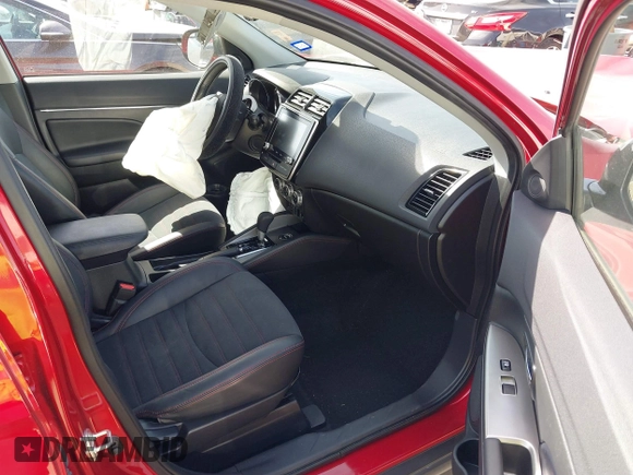 2023 Mitsubishi Outlander ES z VIN JA4ARUAU7PU009973, wystawiony jako IAAI lot #41739275 z przebiegiem 39 215 mil mil oraz . Historia ofert i sprzedaży dostępna na DreamBid. Obrazek 5.