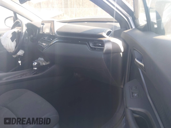 2018 Toyota C-HR XLE z VIN NMTKHMBX6JR044116, wystawiony jako IAAI lot #41446974 z przebiegiem 67 346 mil mil oraz . Historia ofert i sprzedaży dostępna na DreamBid. Obrazek 5.
