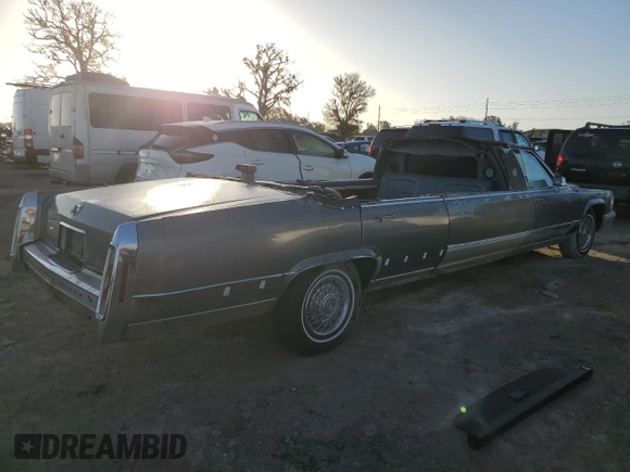 1990 Cadillac Brougham z VIN 1G6DW5472LR711206, wystawiony jako Copart lot #75627814 z przebiegiem Nie podano mil oraz Nie do naprawy. Historia ofert i sprzedaży dostępna na DreamBid. Obrazek 3.