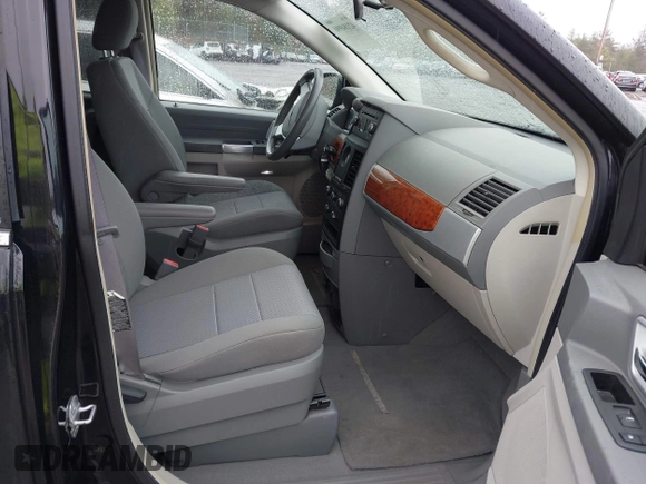 2008 Chrysler Town & Country Touring with VIN 2A8HR54P58R782612, listed as a IAAI auction lot 42184990 with 160,777 mi miles and . Bid and sale history available at carsss.com. Image 5.