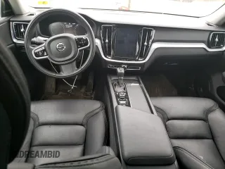 2020 Volvo V60 z VIN YV4102WK9L1044437, wystawiony jako Copart lot #47720533 z przebiegiem 18 092 mil mil oraz . Historia ofert i sprzedaży dostępna na DreamBid. Obrazek 8.