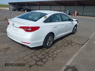 2017 Hyundai Sonata SE z VIN 5NPE24AF8HH575715, wystawiony jako IAAI lot #42030675 z przebiegiem 109 976 mil mil oraz . Historia ofert i sprzedaży dostępna na DreamBid. Obrazek 4.