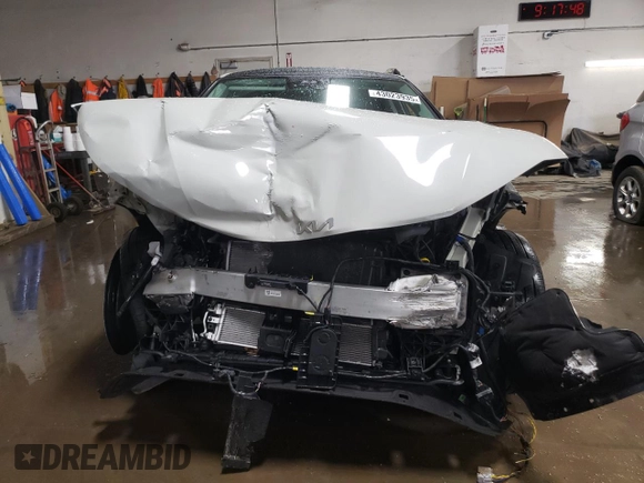 2022 Kia EV6 Wind with VIN KNDC3DLC6N5028770, listed as a Copart auction lot 43023935 with 0 mi miles and Non Repairable. Bid and sale history available at carsss.com. Image 5.