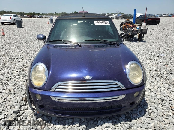 2005 MINI Convertible z VIN WMWRF33435TF61157, wystawiony jako Copart lot #54304905 z przebiegiem Nie podano mil oraz Szkoda całkowita • Salvage title. Historia ofert i sprzedaży dostępna na DreamBid. Obrazek 5.