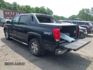 2006 Chevrolet Avalanche Z71 z VIN 3GNEK12Z76G242460, wystawiony jako IAAI lot #42424003 z przebiegiem 203 978 mil mil oraz . Historia ofert i sprzedaży dostępna na DreamBid. Obrazek 3.