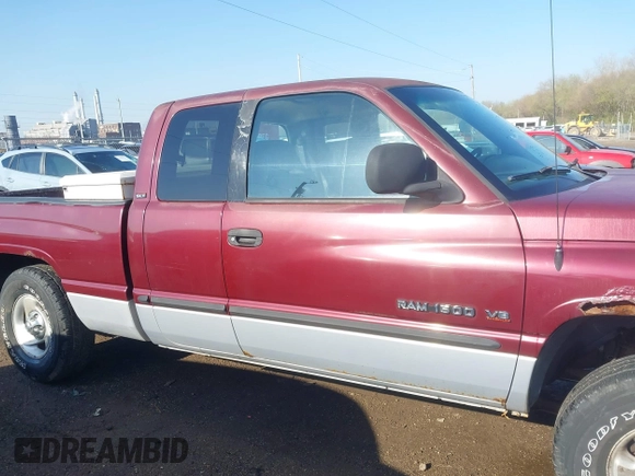 2000 Dodge 1500 z VIN 3B7HF13Z4YM237732, wystawiony jako IAAI lot #41980975 z przebiegiem 159 131 mil mil oraz . Historia ofert i sprzedaży dostępna na DreamBid. Obrazek 13.