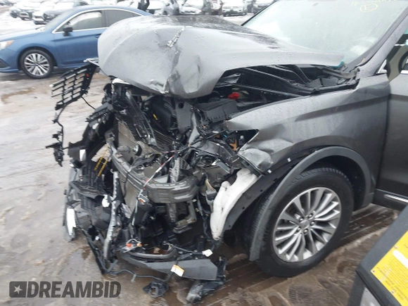 2018 Lincoln MKX Select with VIN 2LMPJ8KR9JBL17605, listed as a IAAI auction lot 41519841 with 44,143 mi miles. Bid and sale history available at carsss.com. Image 6.