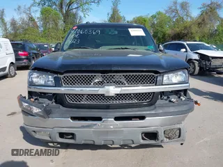 2003 Chevrolet Avalanche with VIN 3GNEK13T33G332498, listed as a IAAI auction lot 42060369 with 176,196 mi miles. Bid and sale history available at carsss.com. Image 6.
