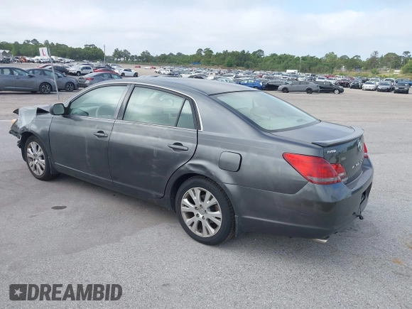 2008 Toyota Avalon XL with VIN 4T1BK36B68U261839, listed as a IAAI auction lot 41131172 with 94,829 mi miles. Bid and sale history available at carsss.com. Image 3.