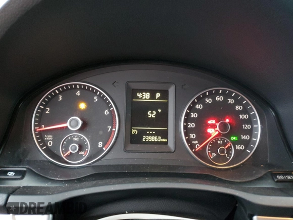 2010 Volkswagen Jetta Limited Edition z VIN 3VWAZ7AJXAM122581, wystawiony jako Copart lot #85337574 z przebiegiem 239 863 mil mil oraz Szkoda całkowita • Salvage title. Historia ofert i sprzedaży dostępna na DreamBid. Obrazek 9.