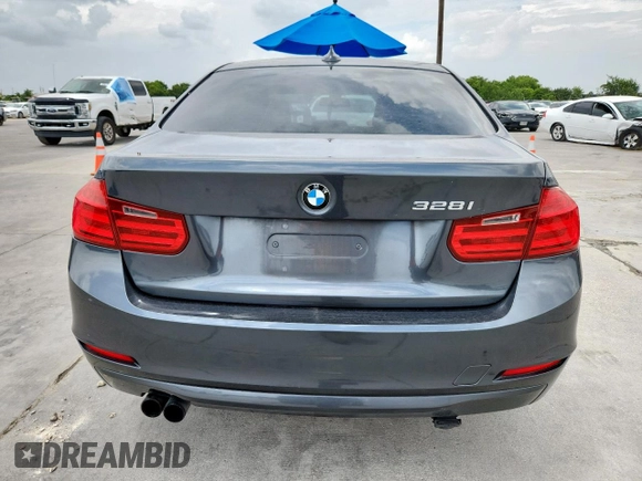 2012 BMW 3 Series 328i z VIN WBA3A5G52CNP17531, wystawiony jako Copart lot #63398505 z przebiegiem 167 825 mil mil oraz Czysty tytuł • Clean title. Historia ofert i sprzedaży dostępna na DreamBid. Obrazek 6.