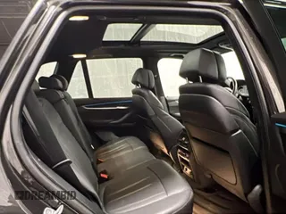 2017 BMW X5 xDrive35i z VIN 5UXKR0C30H0V79957, wystawiony jako Copart lot #57825565 z przebiegiem 42 146 mil mil oraz Czysty tytuł • Clean title. Historia ofert i sprzedaży dostępna na DreamBid. Obrazek 6.