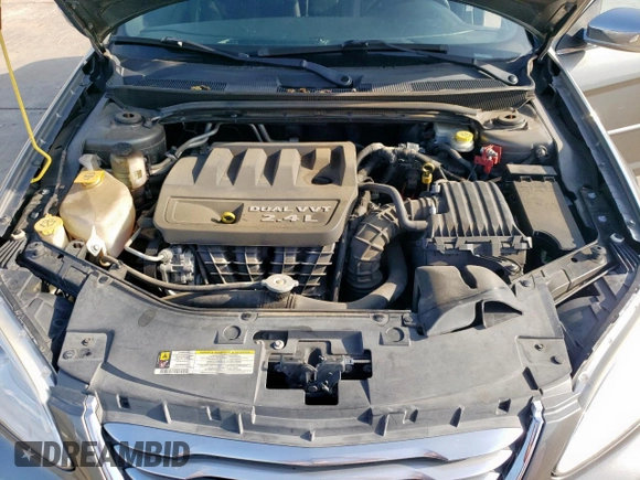 2013 Chrysler 200 Touring z VIN 1C3CCBBB5DN558082, wystawiony jako Copart lot #55348835 z przebiegiem 154 329 mil mil oraz Szkoda całkowita • Salvage title. Historia ofert i sprzedaży dostępna na DreamBid. Obrazek 11.