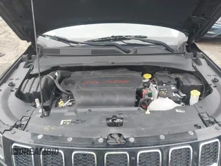 2018 Jeep Compass Altitude with VIN 3C4NJDBB0JT399781, listed as a IAAI auction lot 41711499 with 39,891 mi miles and . Bid and sale history available at carsss.com. Image 10.