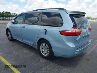 2015 Toyota Sienna XLE с VIN 5TDYK3DC3FS537633, выставлен на аукционе IAAI как лот 42534653 с пробегом 250 730 миль миль и . История ставок и продаж доступна на DreamBid. Изображение 3.