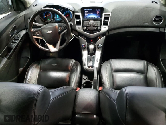 2014 Chevrolet Cruze 2LT z VIN 1G1PE5SB9E7181506, wystawiony jako Copart lot #46453855 z przebiegiem 151 602 mil mil oraz Szkoda całkowita • Salvage title. Historia ofert i sprzedaży dostępna na DreamBid. Obrazek 8.