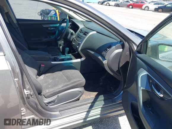 2014 Nissan Altima S with VIN 1N4AL3AP5EN375231, listed as a IAAI auction lot 41875976 with 142,345 mi miles and . Bid and sale history available at carsss.com. Image 5.