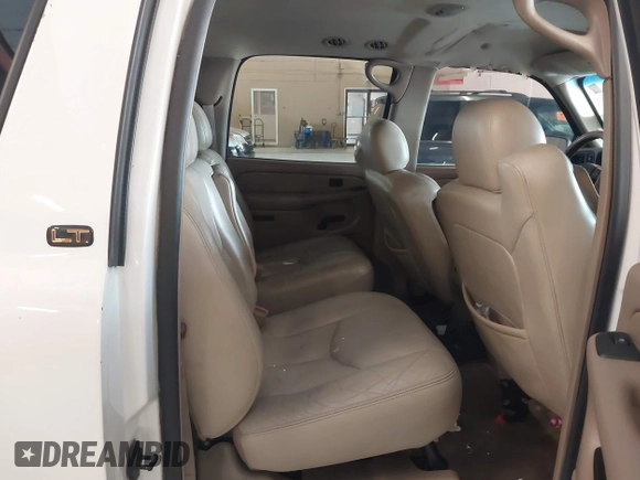 2004 Chevrolet Suburban LT with VIN 1GNFK16Z24J155382, listed as a IAAI auction lot 42535633 with 334,407 mi miles and . Bid and sale history available at DreamBid. Image 8.