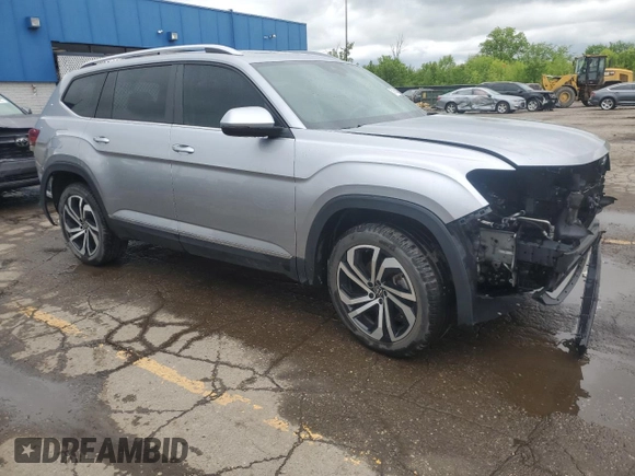 2022 Volkswagen Atlas SEL with VIN 1V2BR2CA8NC534303, listed as a Copart auction lot 57962305 with 40,401 mi miles and Salvage title. Bid and sale history available at DreamBid. Image 4.