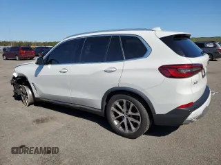 2020 BMW X5 xDrive40i with VIN 5UXCR6C09L9C13127, listed as a Copart auction lot 53941035 with 76,685 mi miles and Salvage title. Bid and sale history available at DreamBid. Image 2.